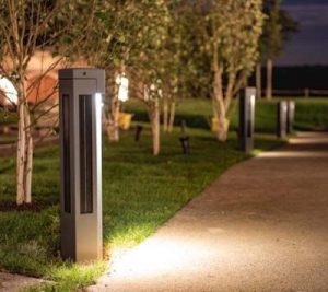 sainthillmanor-5-300×267 saint hill manor solarpost powered bollard lights